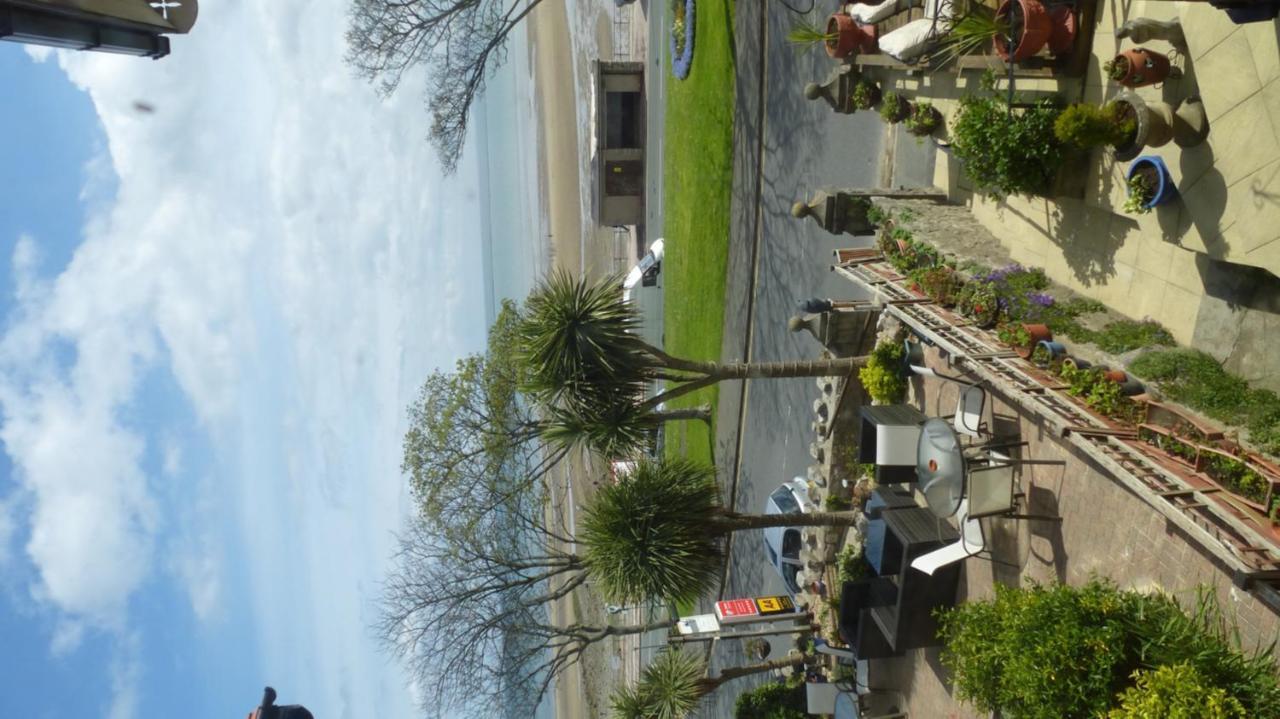 Whitehall Guest House Colwyn Bay Dış mekan fotoğraf