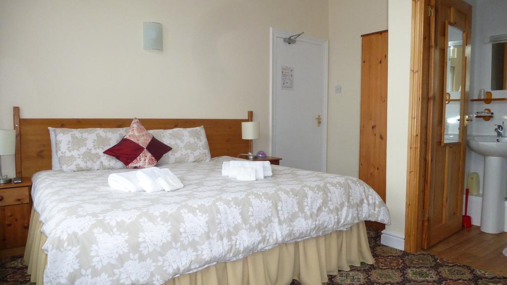 Whitehall Guest House Colwyn Bay Dış mekan fotoğraf