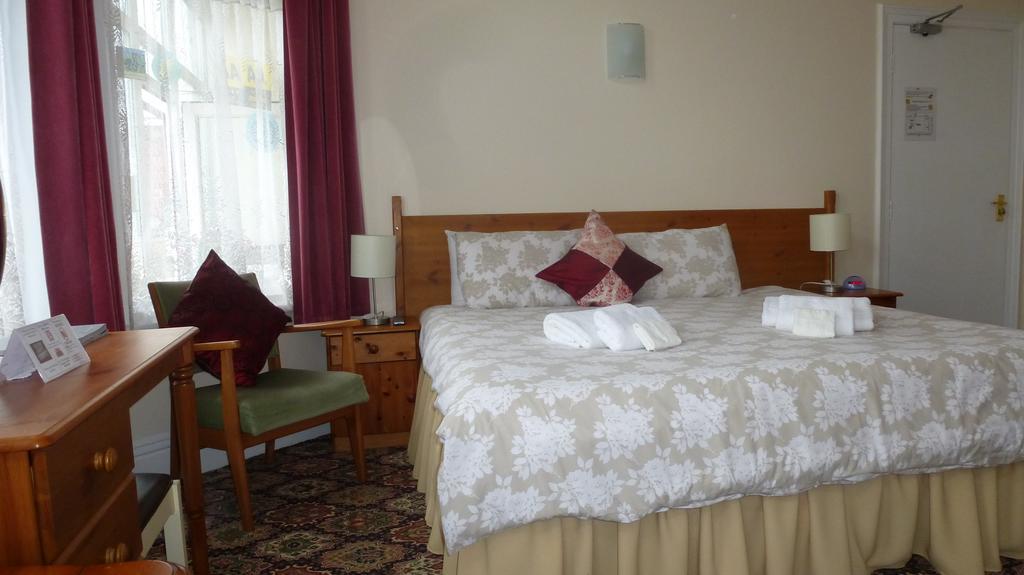 Whitehall Guest House Colwyn Bay Dış mekan fotoğraf
