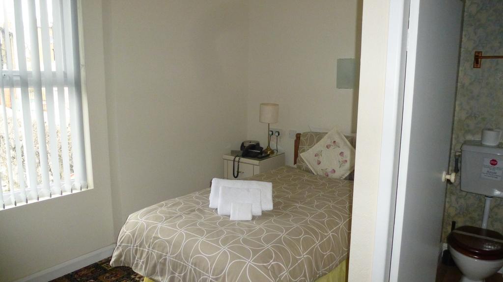 Whitehall Guest House Colwyn Bay Dış mekan fotoğraf