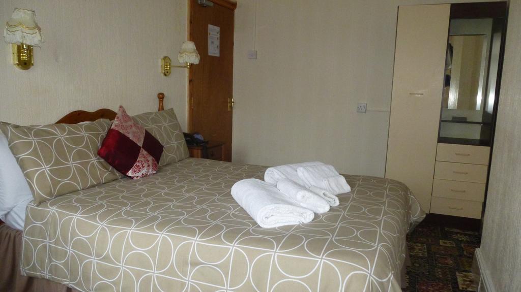 Whitehall Guest House Colwyn Bay Dış mekan fotoğraf