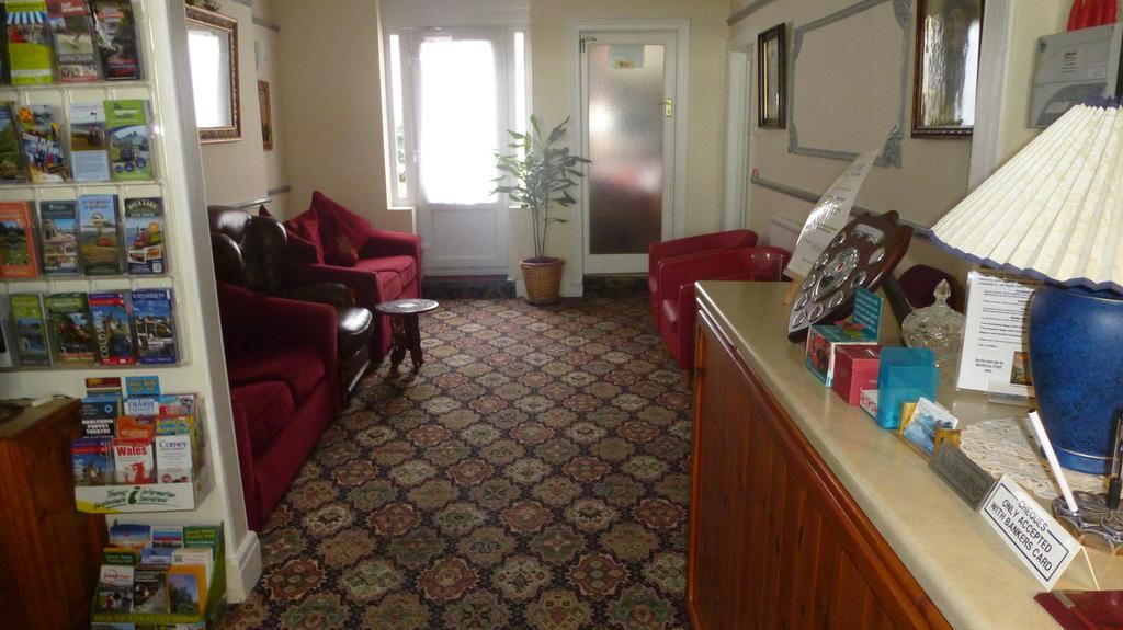 Whitehall Guest House Colwyn Bay Dış mekan fotoğraf