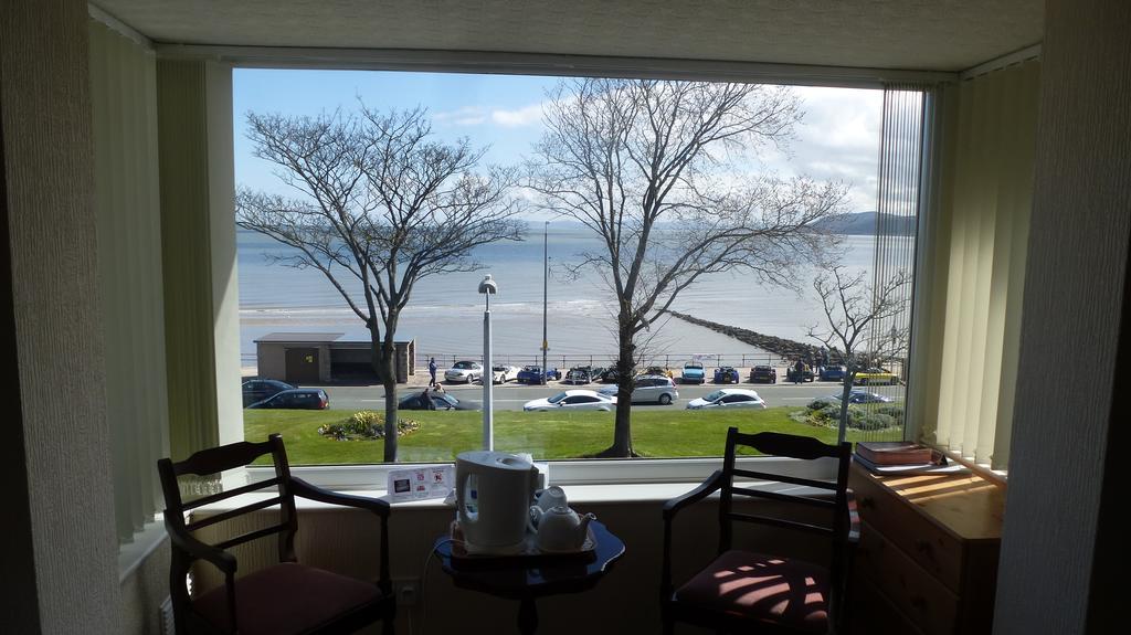Whitehall Guest House Colwyn Bay Dış mekan fotoğraf