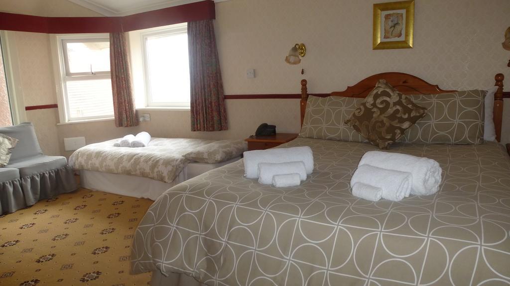 Whitehall Guest House Colwyn Bay Dış mekan fotoğraf